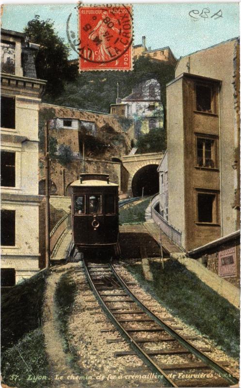Carte postale ancienne Lyon - Le chemin de fer a cremailler de FOURVIEREs à Lyon