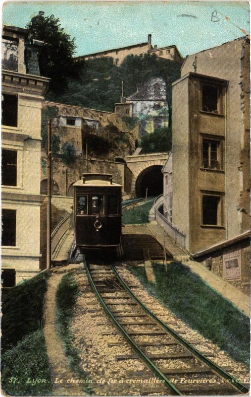 Carte postale ancienne Lyon - Le chemin de fer a cremailler de FOURVIEREs à Lyon