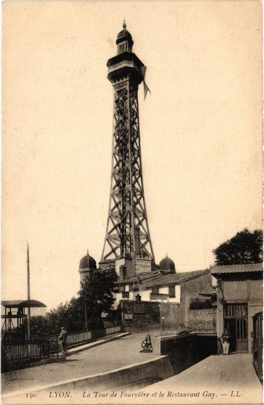 Carte postale ancienne Lyon - La Tour de Fourviere et le Restaurant Gay à Lyon