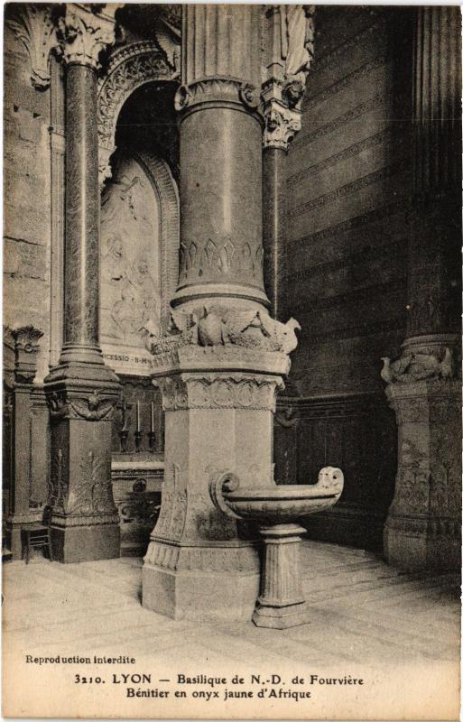 Carte postale ancienne Lyon - Basilique de N.-D. de Fourviere à Lyon