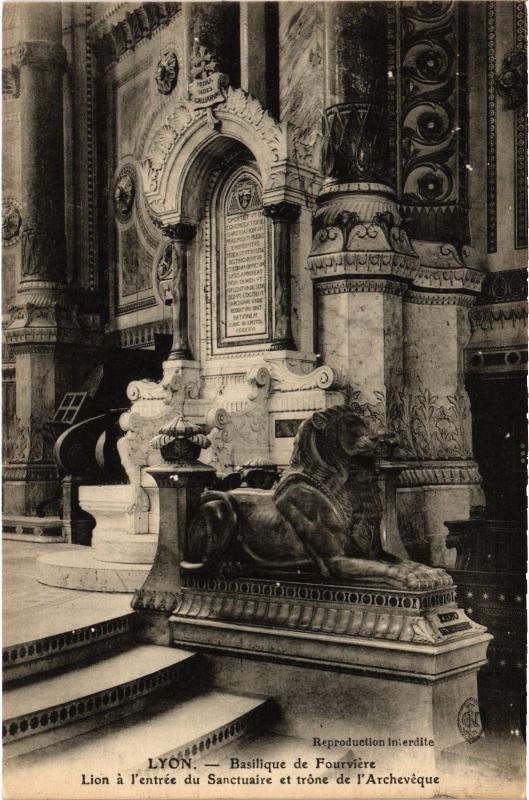 Carte postale ancienne Lyon - Basilique de Fourviere - Lion a l'Entrée du Sanctuaire à Lyon