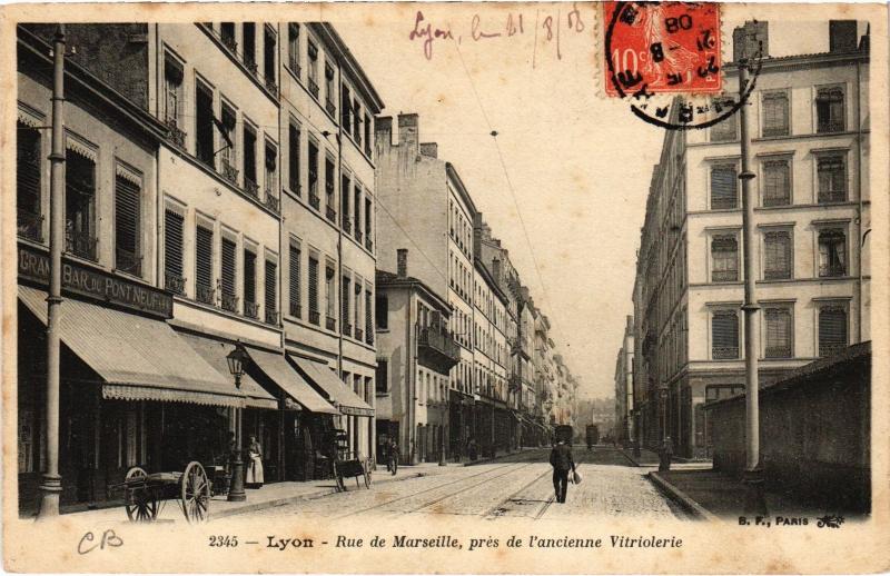 Carte postale ancienne Lyon - Rue de Marseille à Lyon