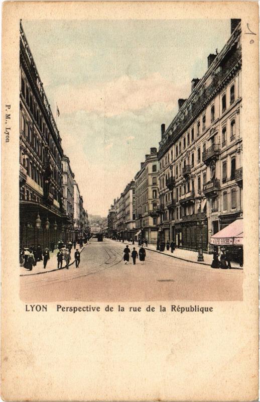 Carte postale ancienne Lyon - Perspective de la rue de la Republique à Lyon