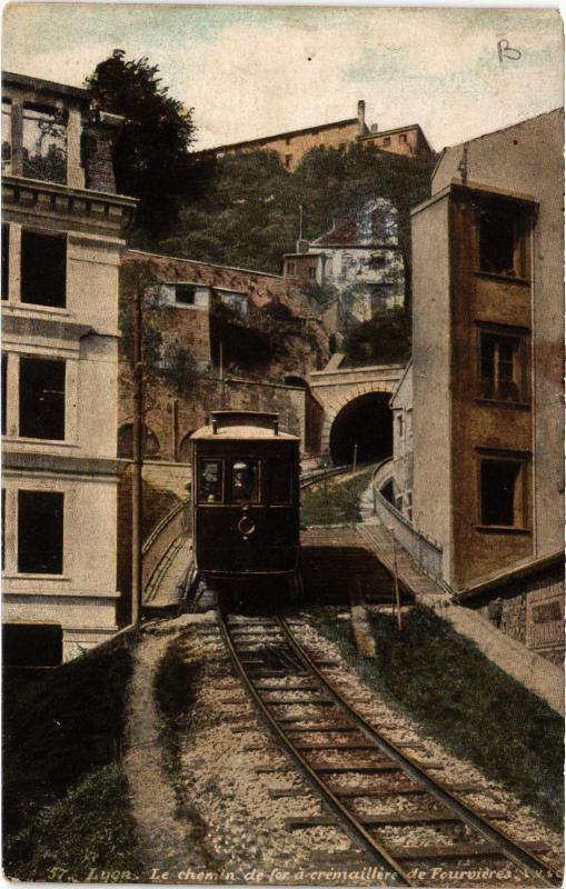 Carte postale ancienne Lyon - Le chemin de fer a cremailler de FOURVIEREs à Lyon