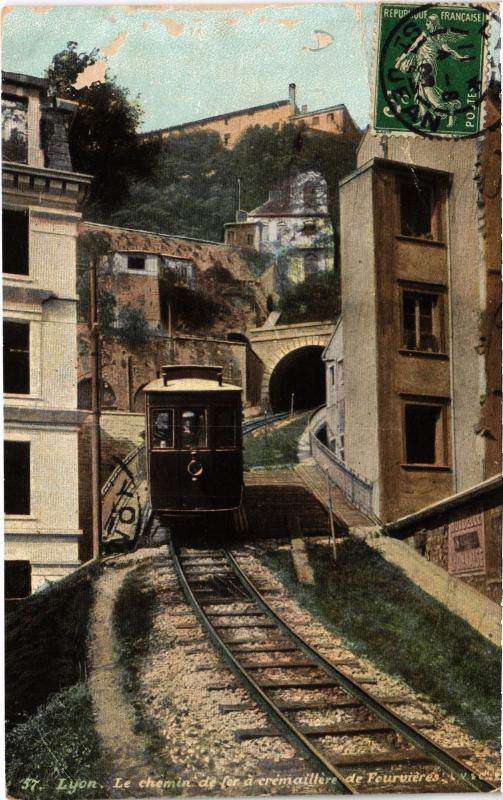 Carte postale ancienne Lyon - Le chemin de fer a cremailler de FOURVIEREs à Lyon