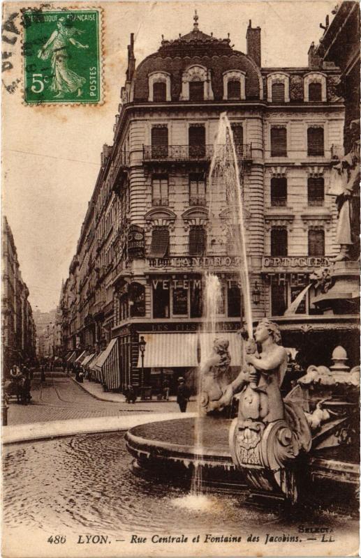 Carte postale ancienne Lyon - Rue Centrale et Fontaine des Jacobins à Lyon