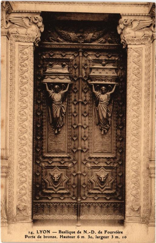 Carte postale ancienne Lyon - Basilique de N.-D. Fourviere à Lyon