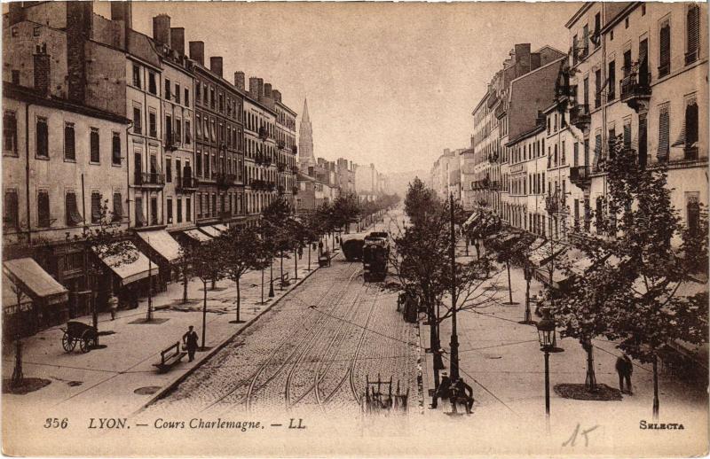 Carte postale ancienne Lyon - Cours Charlemagne à Lyon