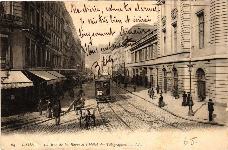 Carte postale ancienne Lyon - La Rue de ea Barre et l'Hotel des Telegraphs à Lyon