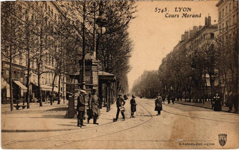 Carte postale ancienne Lyon - Cours Morand à Lyon