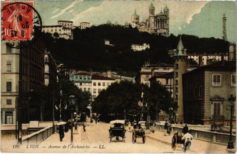 Carte postale ancienne Lyon - Avenue de l'Archeveche à Lyon