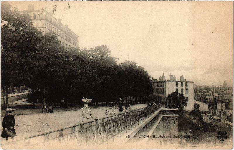 Carte postale ancienne Lyon - Boulevard des Chartreux à Lyon