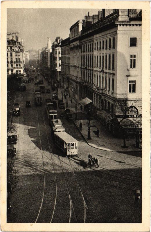 Carte postale ancienne Lyon - Place Bellecour et Rue de la Reublique à Lyon