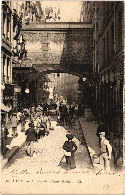 Carte postale ancienne Lyon - La Rue du Palais Grillet à Lyon