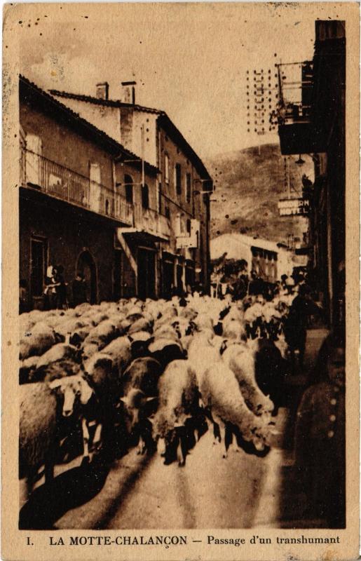 Carte postale ancienne La Motte Chalancon - Passage 'un transhumant à Chalancon