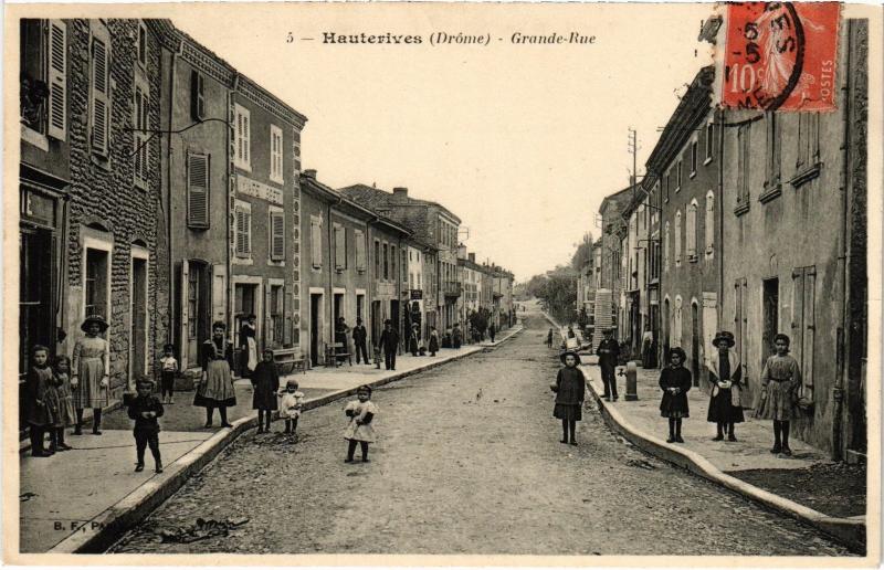 Carte postale ancienne Hauterives - Grande Rue à Hauterives