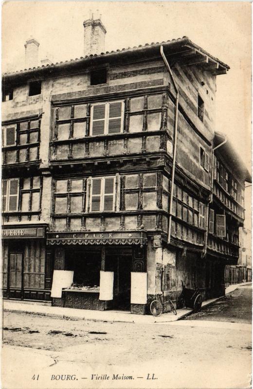 Carte postale ancienne Bourg Vieille Maison