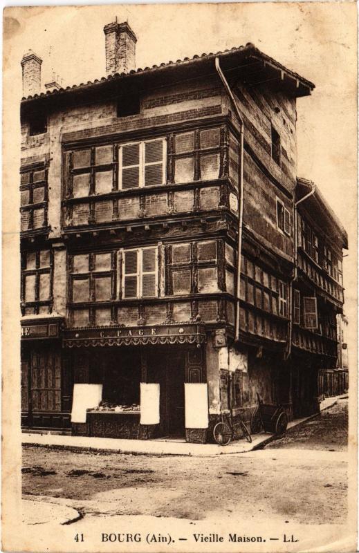Carte postale ancienne Bourg Vieille Maison