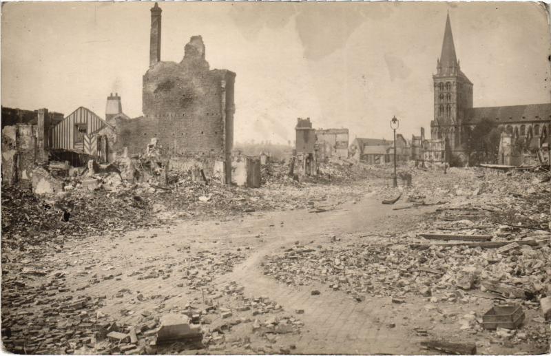 Carte postale ancienne Lisieux Devasté carte photo 1944 à Lisieux
