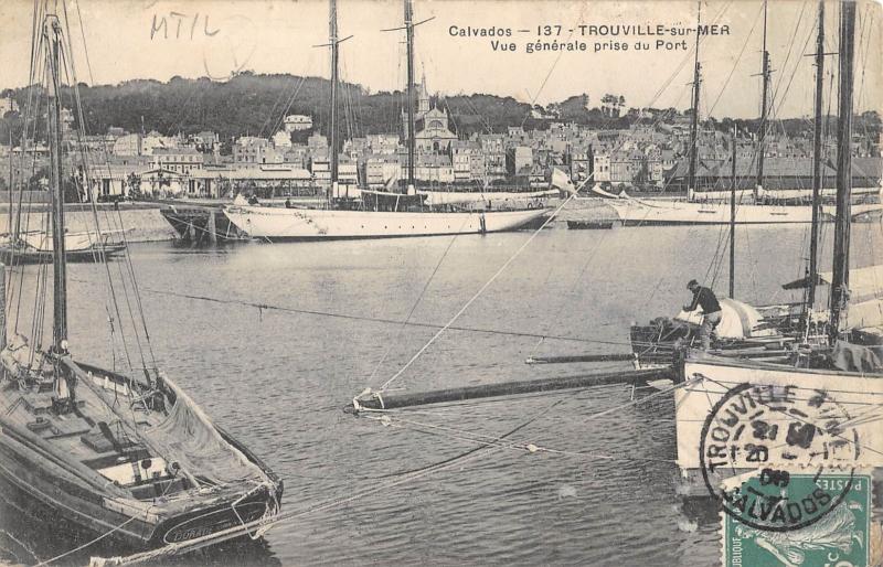 Carte postale ancienne Trouville Sur Mer - Vue Generale Prise Du Port à Trouville-sur-Mer
