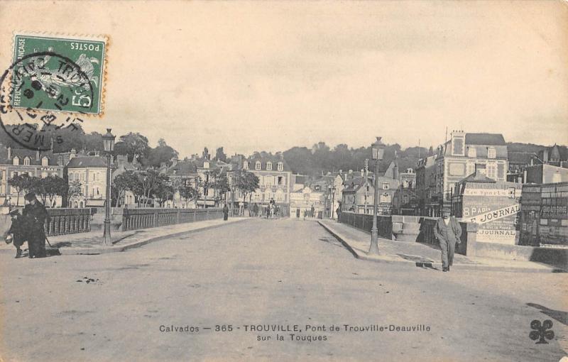 Carte postale ancienne Trouville - Pont De Deauville Trouville Sur La Touques à Deauville