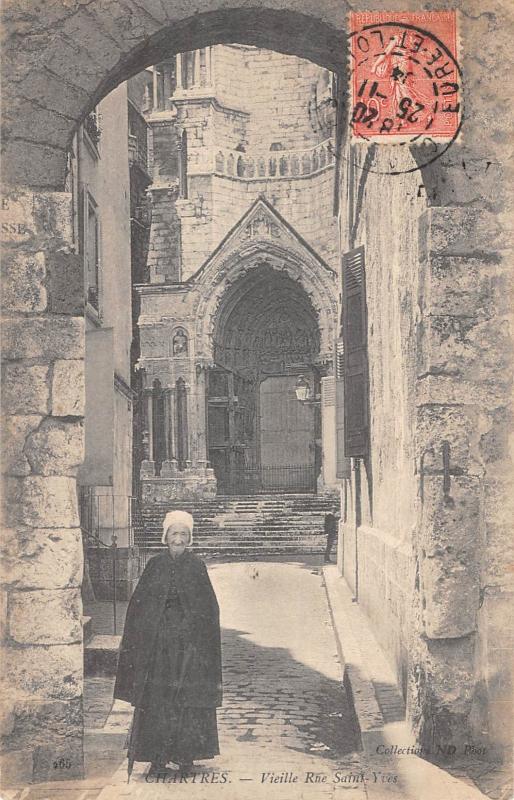 Carte postale ancienne Chartres - Vieille Rue Saint Yves à Chartres