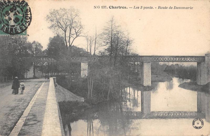 Carte postale ancienne Chartres - Les 3 Ponts - Route De Dammarie à Chartres