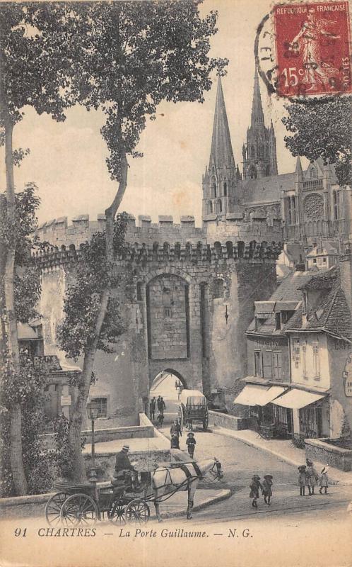 Carte postale ancienne Chartres - La Porte Guillaume à Chartres