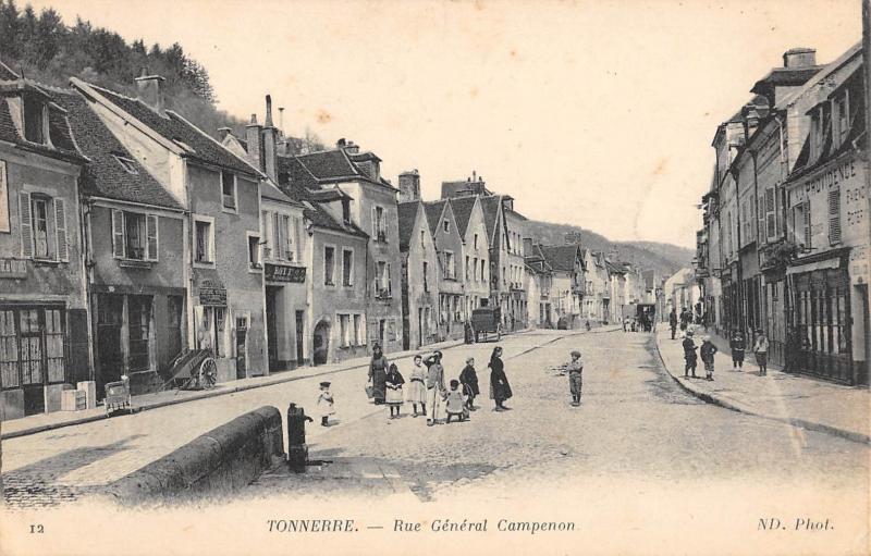 Carte postale ancienne Tonnerre - Rue General Campenon à Tonnerre