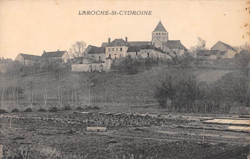 Carte postale ancienne Laroche Saint Cydroine à Laroche-Saint-Cydroine