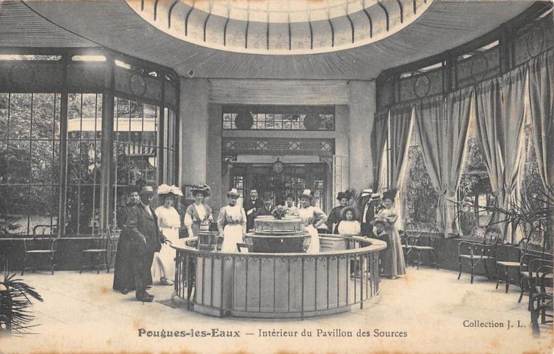 Carte postale ancienne Pougues Les Eaux - Interieur Du Pavillon Des Sources à Pougues-les-Eaux