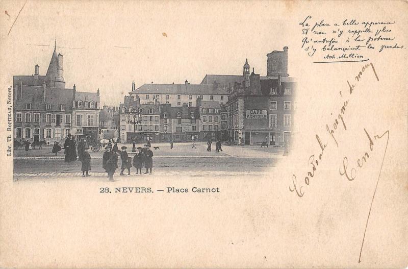 Carte postale ancienne Nevers - La Place Carnot à Nevers