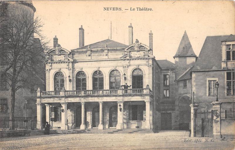 Carte postale ancienne Nevers - Le Theatre à Nevers