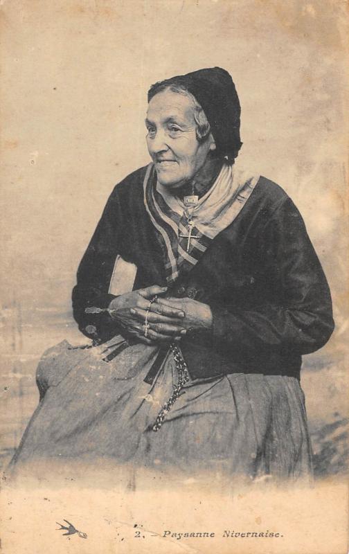 Carte postale ancienne Paysanne Nivernaise