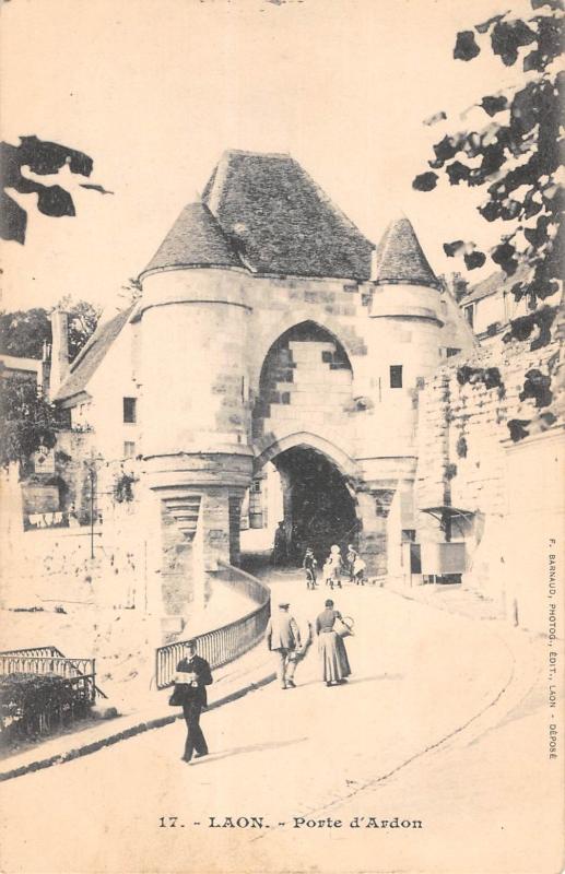 Carte postale ancienne Laon - Porte D'Ardon à Laon