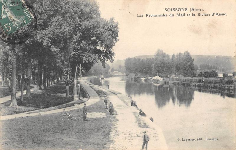 Carte postale ancienne Soissons - Les Promenades Du Mail Et La Riviere D'Aisne à Soissons