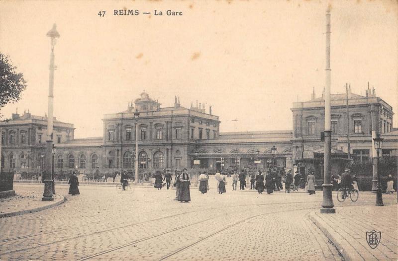 Carte postale ancienne Reims - La Gare à Reims