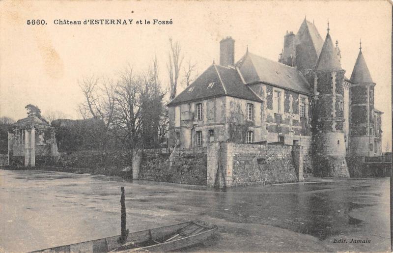 Carte postale ancienne Chateau D'Esternay Et Le Fosse à Esternay