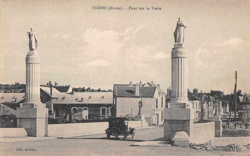 Carte postale ancienne Fismes - Pont Sur La Vesle à Fismes