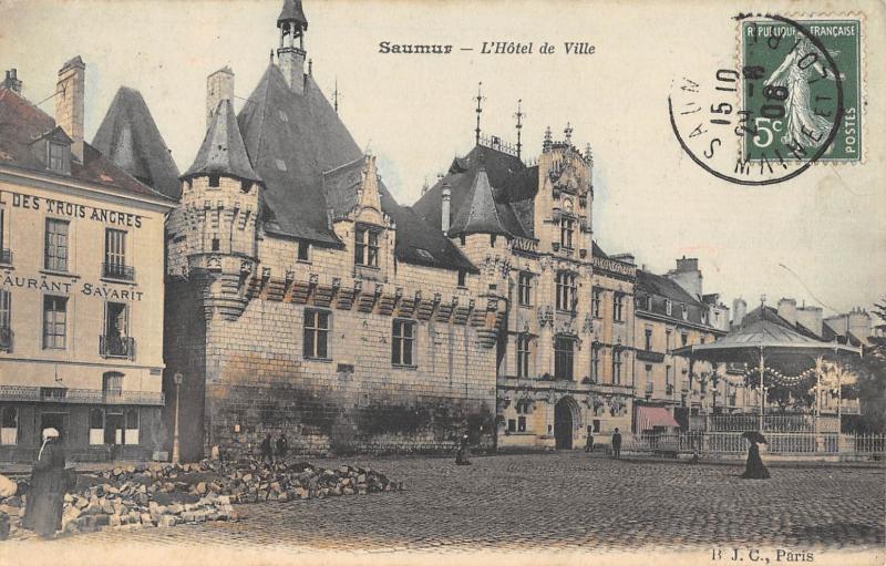 Carte postale ancienne Saumur - Hotel De Ville à Saumur