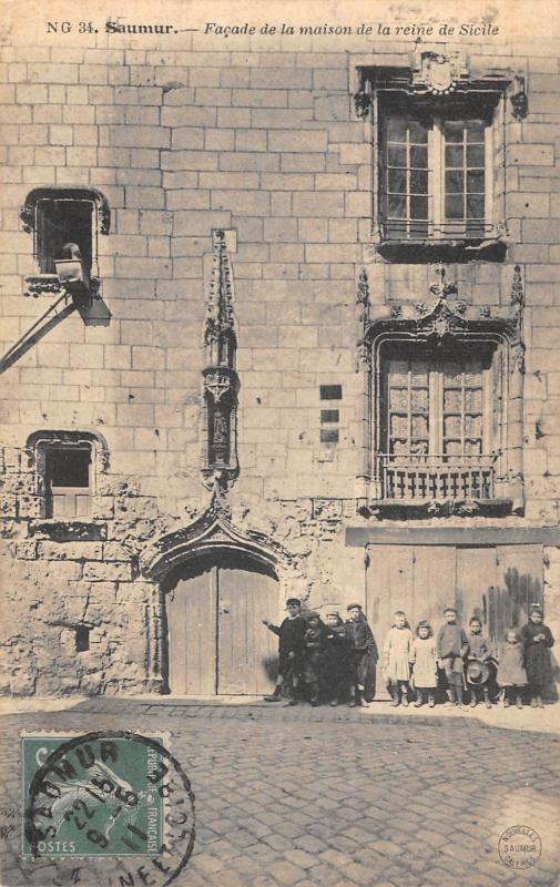 Carte postale ancienne Saumur - Facade De La Maison De La Reine De Sicile à Saumur