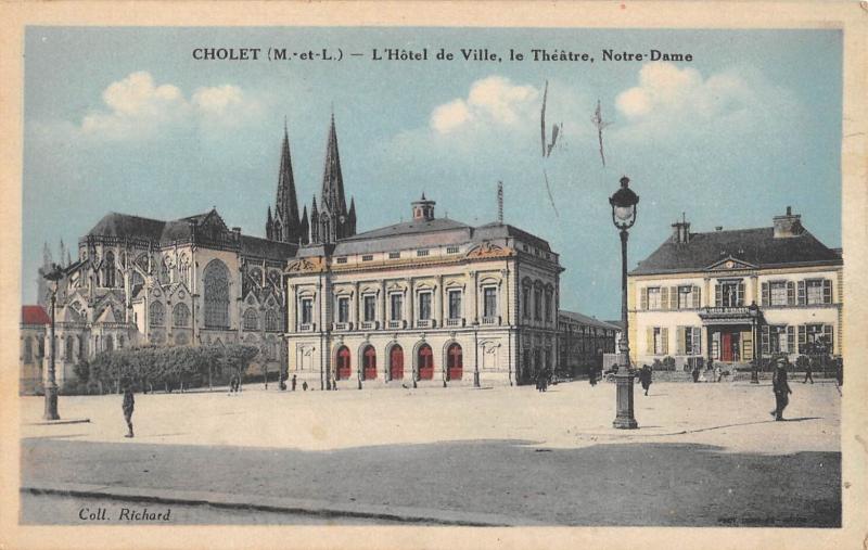 Carte postale ancienne Cholet - L'Hotel De Ville - Le Theatre - Notre Dame à Cholet