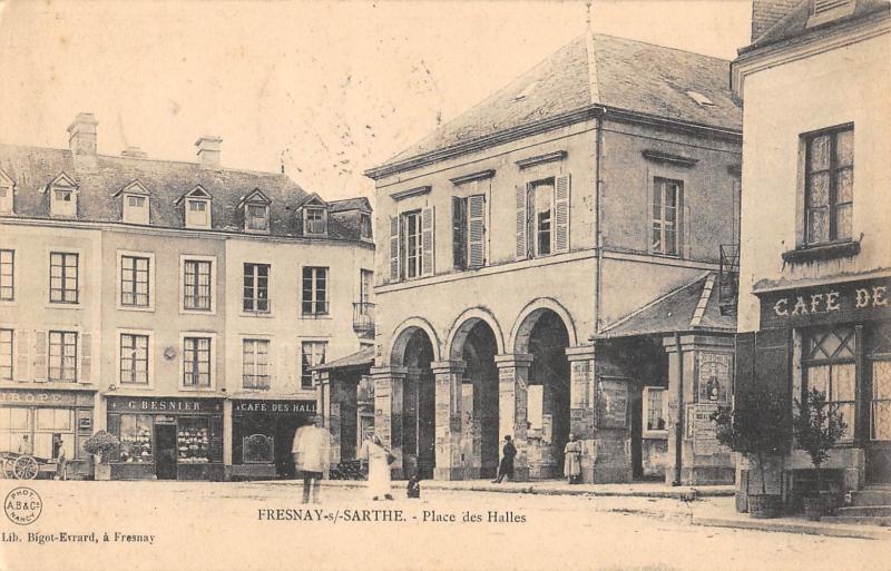 Carte postale ancienne Fresnay Sur Sarthe - Place Des Halles à Fresnay-sur-Sarthe