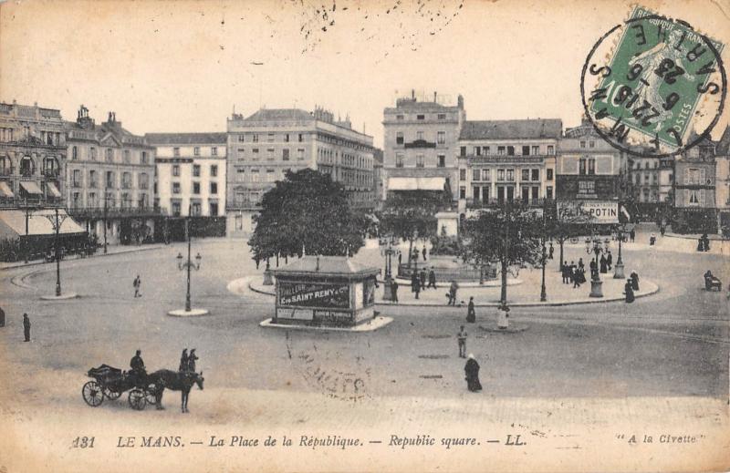 Carte postale ancienne Le Mans - Place De La Republique au Mans