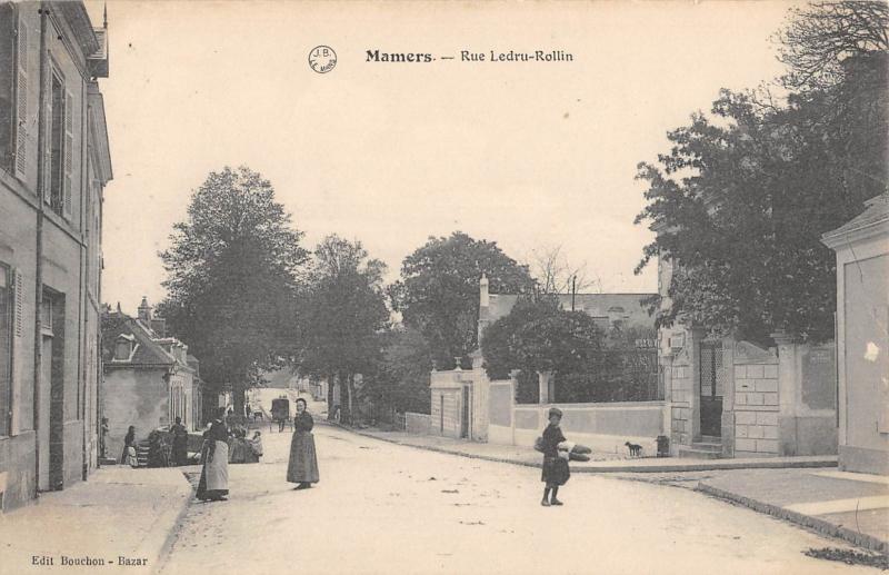 Carte postale ancienne Mamers - Rue Ledru Rollin à Mamers