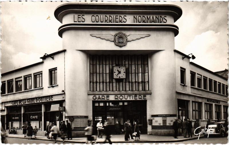 Carte postale ancienne Caen - La Gare Routiere à Caen