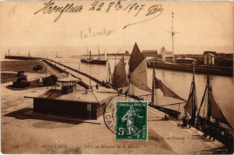 Carte postale ancienne Honfleur - Les Jétes au Moment de la Marée à Honfleur