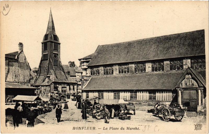 Carte postale ancienne Honfleur - La Place du Marché à Honfleur