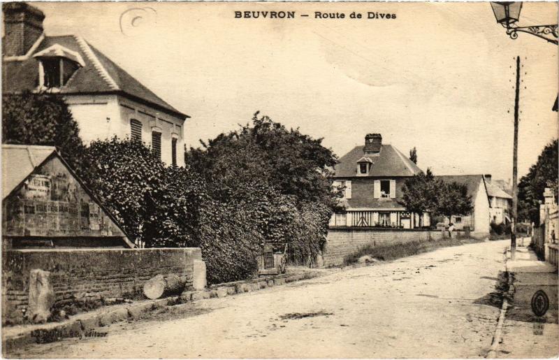 Carte postale ancienne Beuvron - Route de Dives