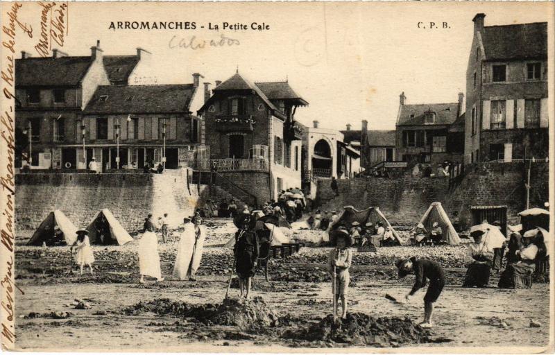 Carte postale ancienne Arromanches - La Petite Cale